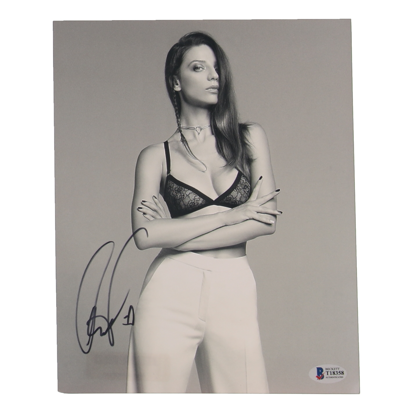 Angela Sarafyan Signed 8x10 Photo (Beckett) at PristineAuction.com Angela Sarafyan Signed 8x10 Photo (Beckett) at PristineAuction.com