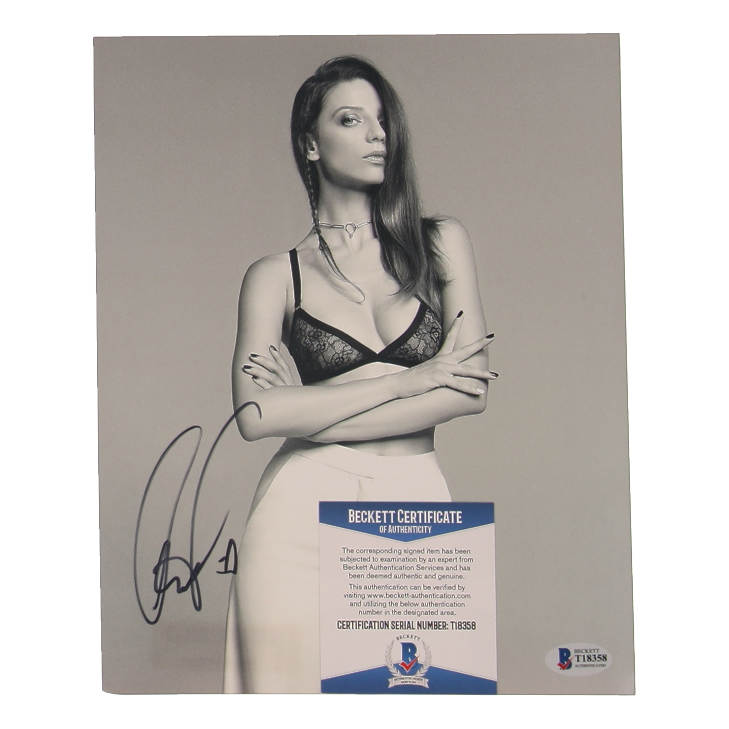 Angela Sarafyan Signed 8x10 Photo (Beckett) at PristineAuction.com Angela Sarafyan Signed 8x10 Photo (Beckett) at PristineAuction.com