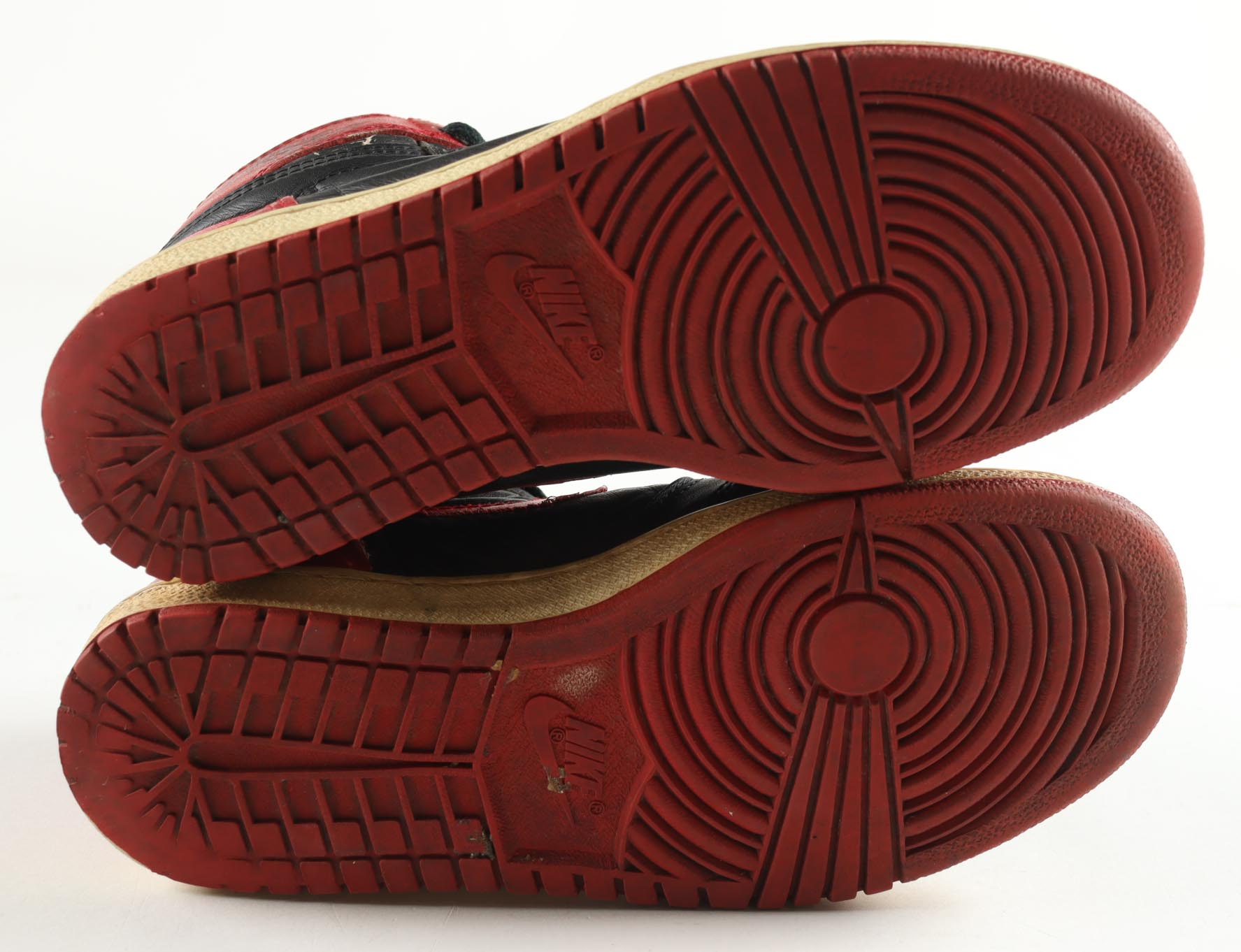 Original 1985 Pair of Nike Air Jordan Basketball Shoes at PristineAuction.com Original 1985 Pair of Nike Air Jordan Basketball Shoes at PristineAuction.com