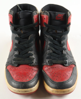 Original 1985 Pair of Nike Air Jordan Basketball Shoes at PristineAuction.com