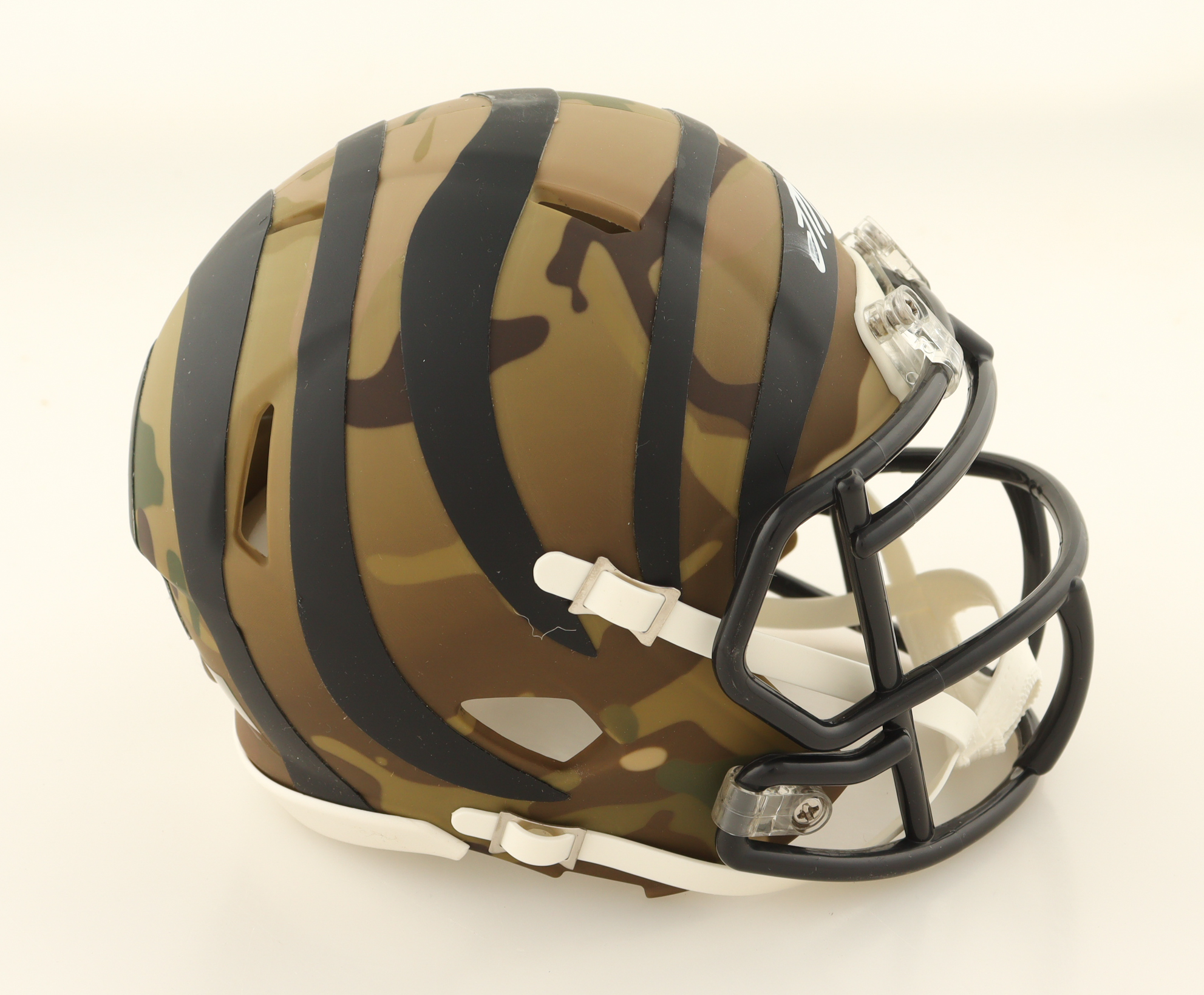 Joe Mixon Signed Bengals AMP Alternate Speed Mini Helmet (JSA & PIA) at PristineAuction.com Joe Mixon Signed Bengals AMP Alternate Speed Mini Helmet (JSA & PIA) at PristineAuction.com