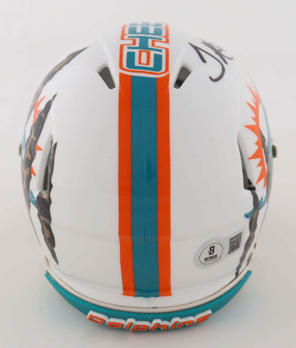 Tyreek Hill Signed Dolphins Custom Speed Mini Helmet with Visor (Beckett) at PristineAuction.com Tyreek Hill Signed Dolphins Custom Speed Mini Helmet with Visor (Beckett) at PristineAuction.com