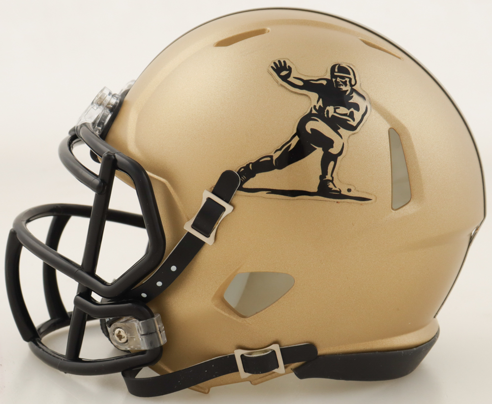 Johnny Manziel Signed Heisman Trophy Logo Speed Mini Helmet Inscribed "Heisman" (Beckett) at PristineAuction.com Johnny Manziel Signed Heisman Trophy Logo Speed Mini Helmet Inscribed "Heisman" (Beckett) at PristineAuction.com