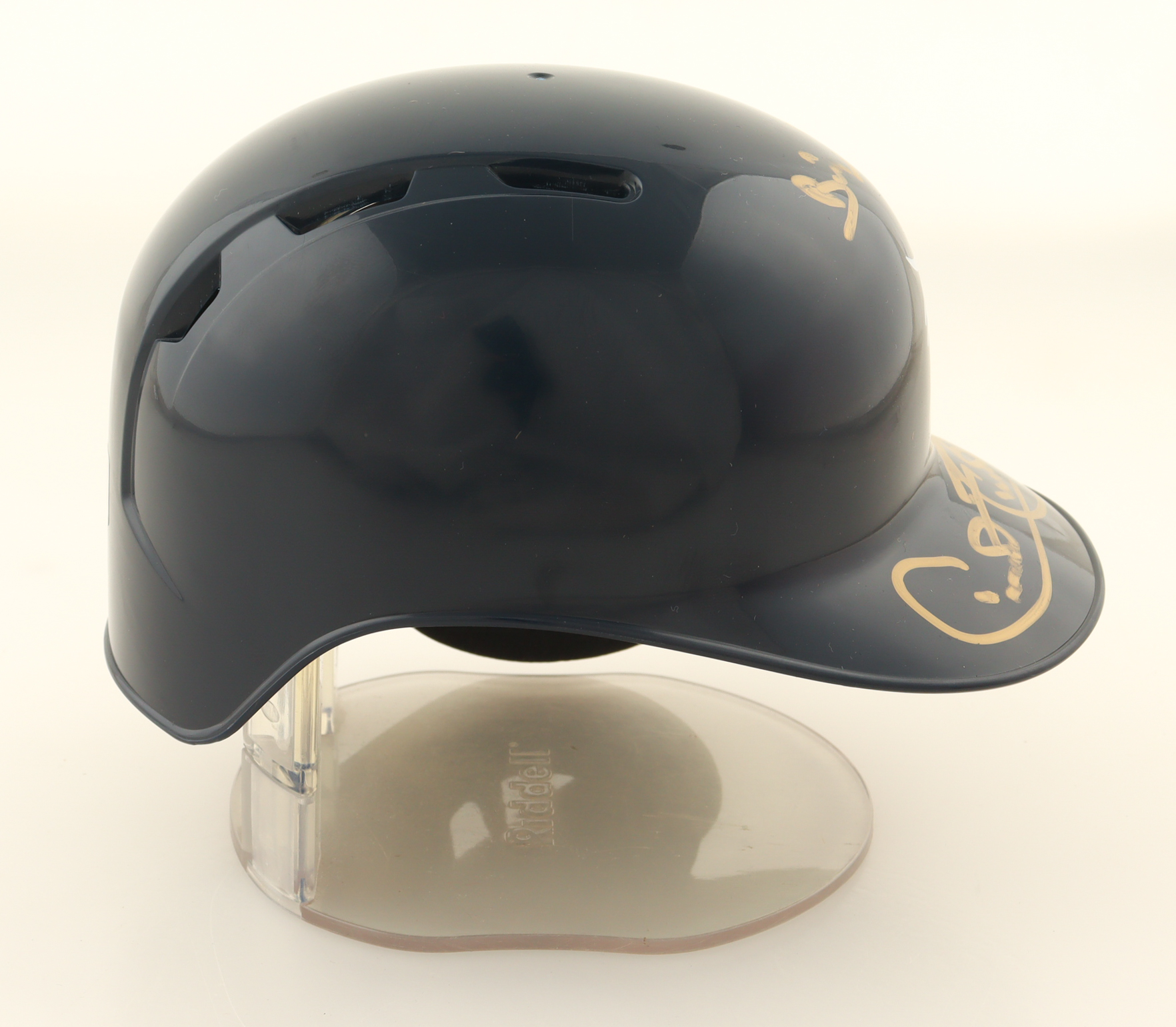 Cecil Fielder Signed Tigers Mini Batting Helmet Inscribed "Big Daddy" (Beckett) at PristineAuction.com Cecil Fielder Signed Tigers Mini Batting Helmet Inscribed "Big Daddy" (Beckett) at PristineAuction.com