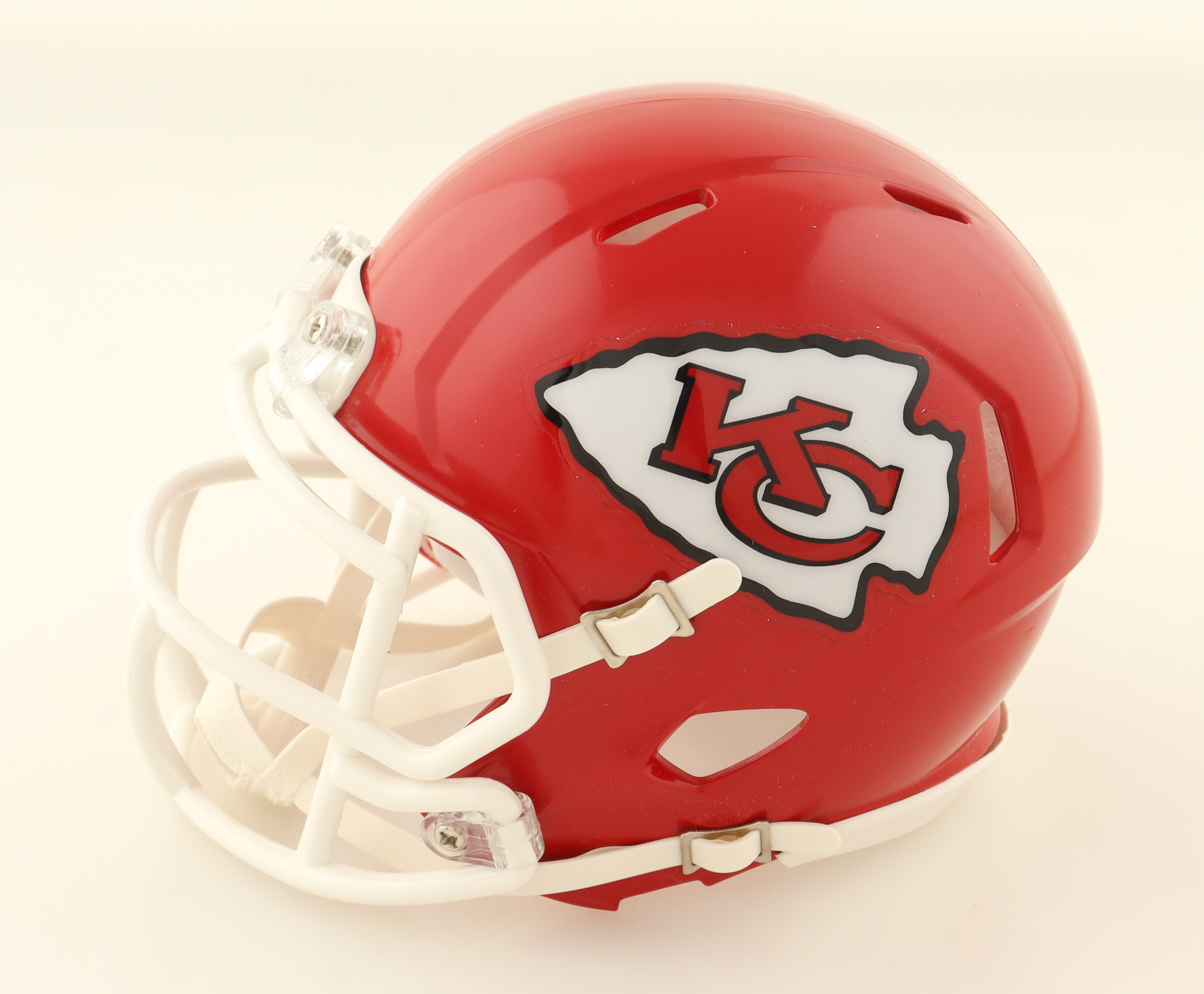 Isiah Pacheco Signed Chiefs Speed Mini Helmet (Beckett) at PristineAuction.com Isiah Pacheco Signed Chiefs Speed Mini Helmet (Beckett) at PristineAuction.com