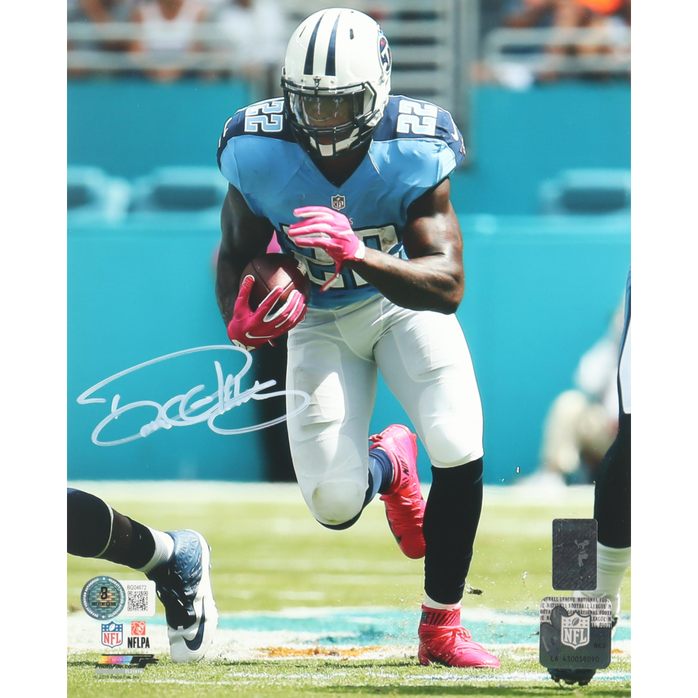 Derrick Henry Signed Titans 8x10 Photo (Beckett & Henry) at PristineAuction.com Derrick Henry Signed Titans 8x10 Photo (Beckett & Henry) at PristineAuction.com