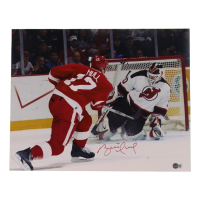 Brett Hull Signed Red Wings 16x20 Photo (Beckett) at PristineAuction.com