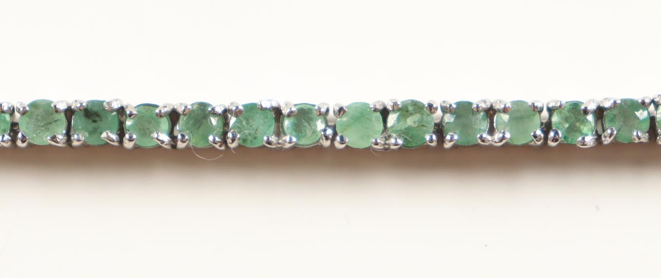 New 3.5 CTW Emerald Bracelet | Estimated Retail Value: $1,800 (UGL) at PristineAuction.com New 3.5 CTW Emerald Bracelet | Estimated Retail Value: $1,800 (UGL) at PristineAuction.com