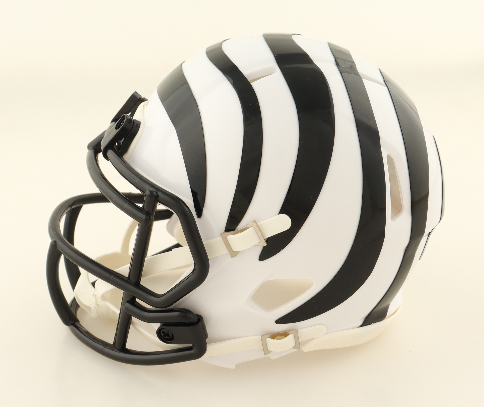 Chase Brown Signed Bengals Speed Mini Helmet (Authentic Ink) at PristineAuction.com Chase Brown Signed Bengals Speed Mini Helmet (Authentic Ink) at PristineAuction.com