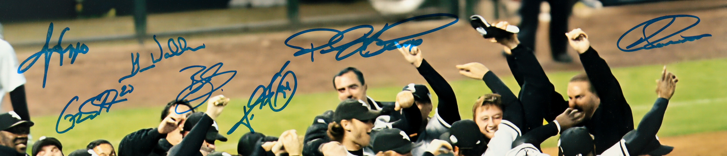 2005 White Sox 16x20 Photo Team-Signed By (23) with Jermaine Dye, Tadahito Iguchi, Carl Everett, Geoff Blum (Beckett) at PristineAuction.com 2005 White Sox 16x20 Photo Team-Signed By (23) with Jermaine Dye, Tadahito Iguchi, Carl Everett, Geoff Blum (Beckett) at PristineAuction.com