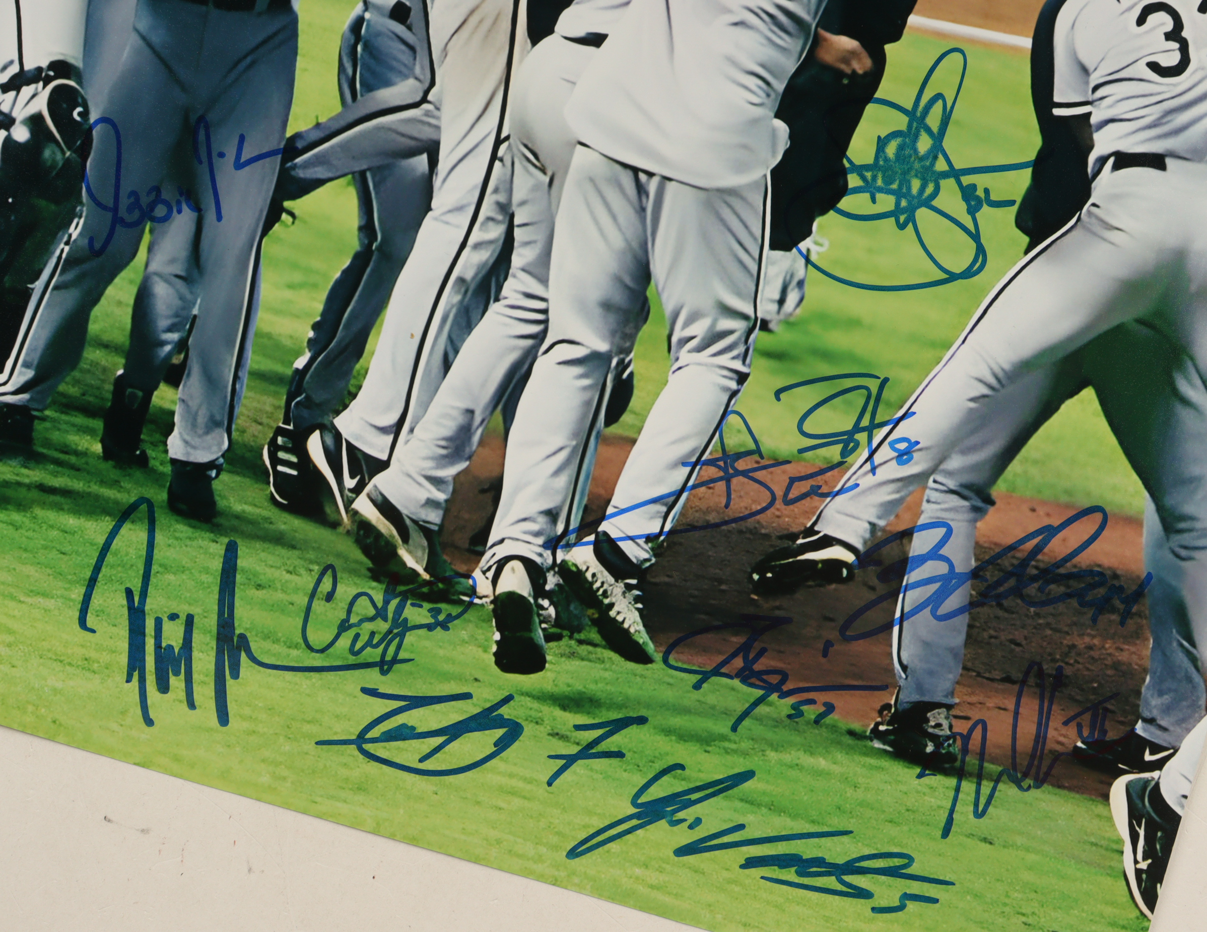 2005 White Sox 16x20 Photo Team-Signed By (23) with Jermaine Dye, Tadahito Iguchi, Carl Everett, Geoff Blum (Beckett) at PristineAuction.com 2005 White Sox 16x20 Photo Team-Signed By (23) with Jermaine Dye, Tadahito Iguchi, Carl Everett, Geoff Blum (Beckett) at PristineAuction.com