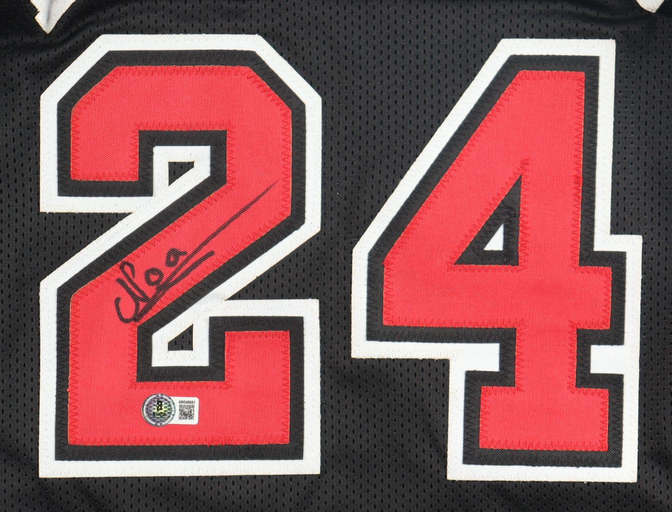 Noa Essengue Signed Jersey (Beckett) at PristineAuction.com Noa Essengue Signed Jersey (Beckett) at PristineAuction.com