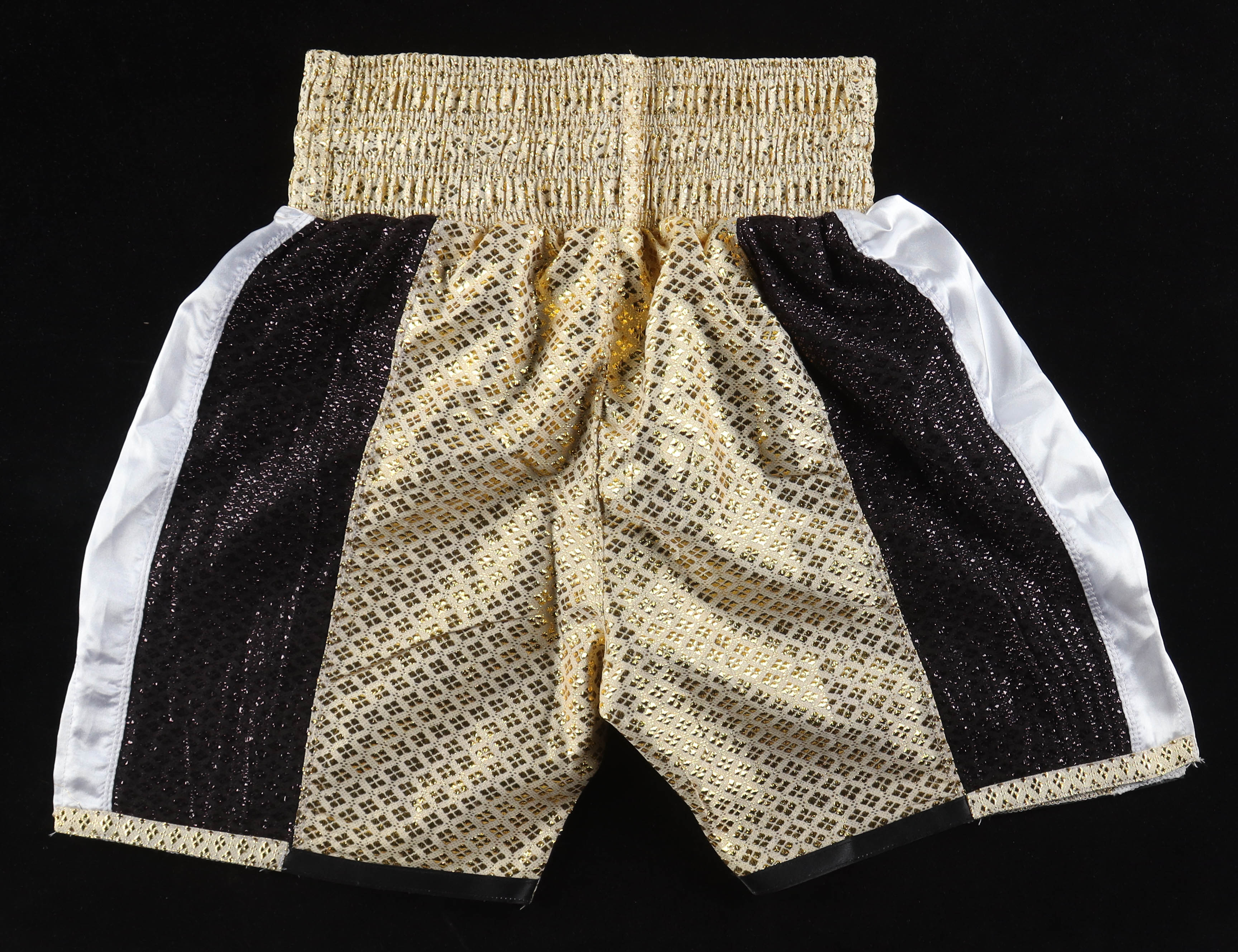 Floyd Mayweather Jr. Signed Boxing Trunks (PSA) at PristineAuction.com Floyd Mayweather Jr. Signed Boxing Trunks (PSA) at PristineAuction.com