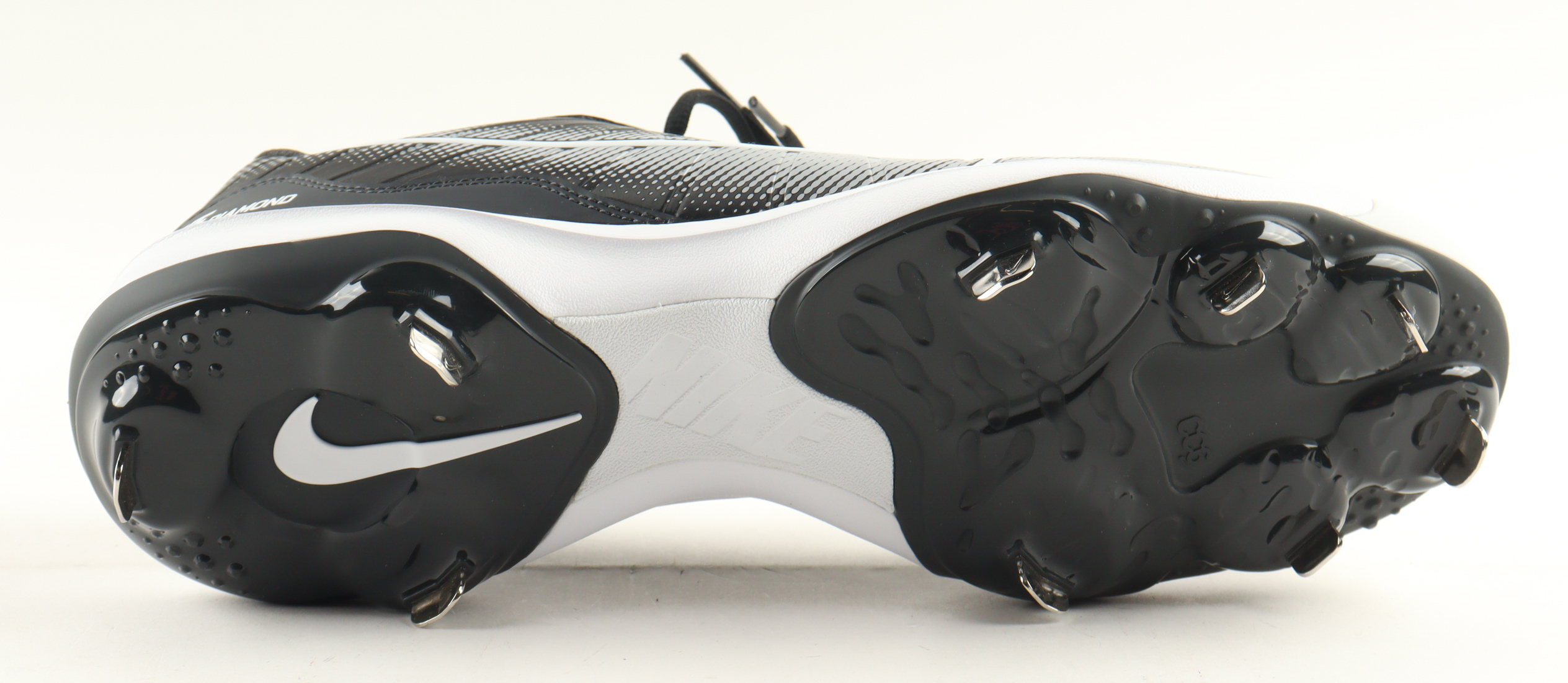 Frank Thomas Signed Nike Cleat (Beckett) at PristineAuction.com Frank Thomas Signed Nike Cleat (Beckett) at PristineAuction.com