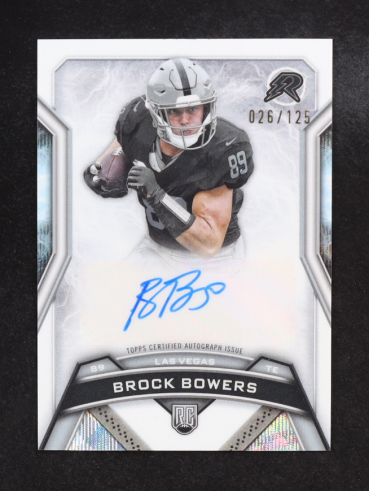 Brock Bowers 2024 Topps Resurgence Resurgence Rookie Signatures White Surge #RRSBB RC #026/125