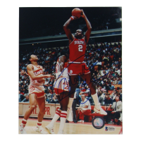 Moses Malone Signed 76ers 8x10 Photo (Beckett) at PristineAuction.com