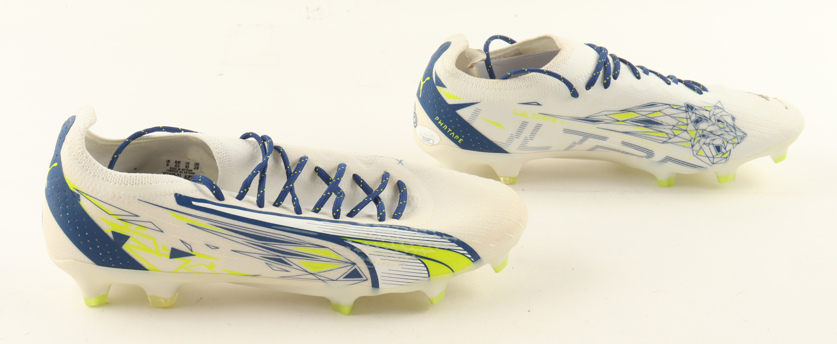 Christian Pulisic Signed Pair of Puma Soccer Cleats (JSA) at PristineAuction.com Christian Pulisic Signed Pair of Puma Soccer Cleats (JSA) at PristineAuction.com