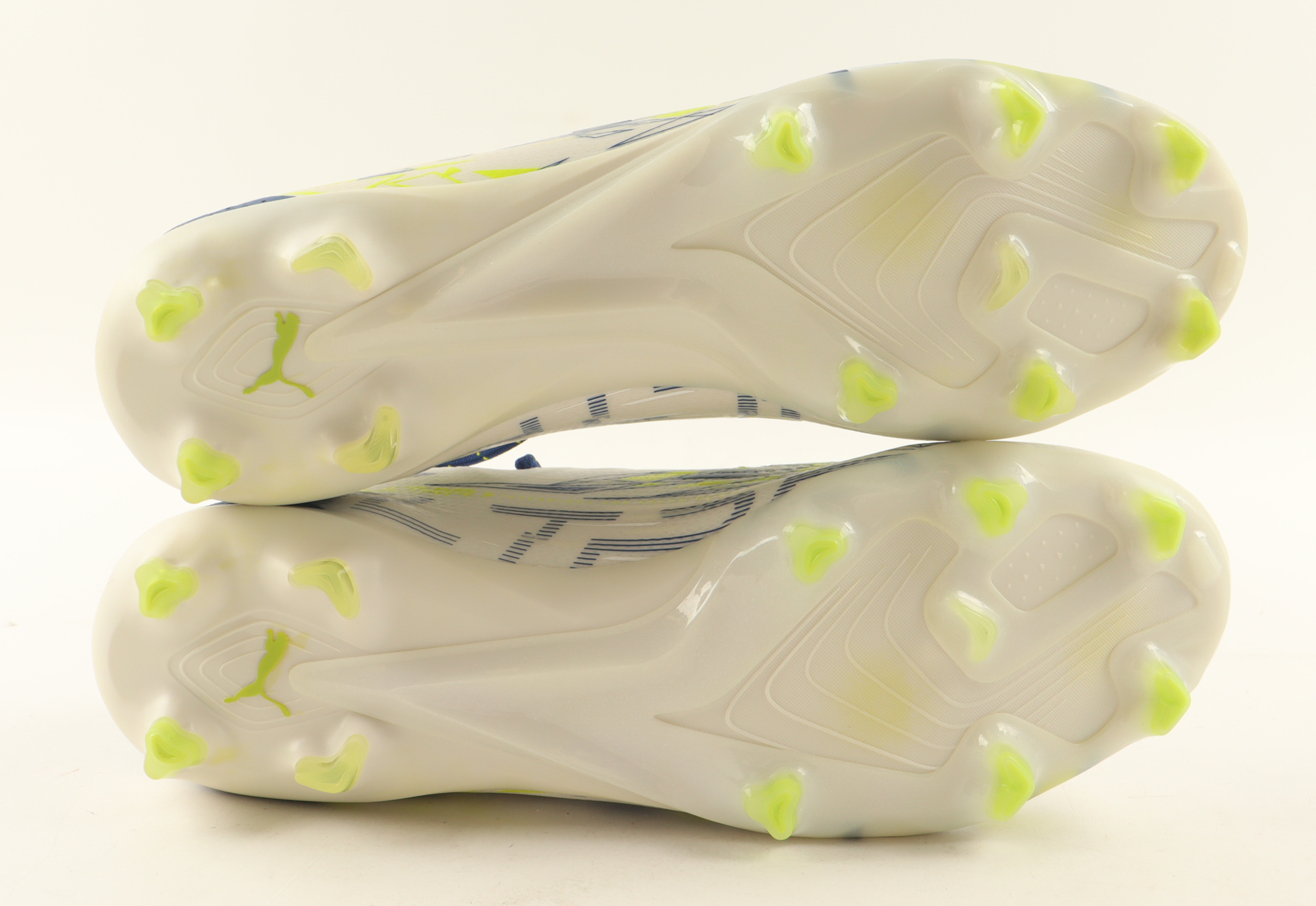 Christian Pulisic Signed Pair of Puma Soccer Cleats (JSA) at PristineAuction.com Christian Pulisic Signed Pair of Puma Soccer Cleats (JSA) at PristineAuction.com