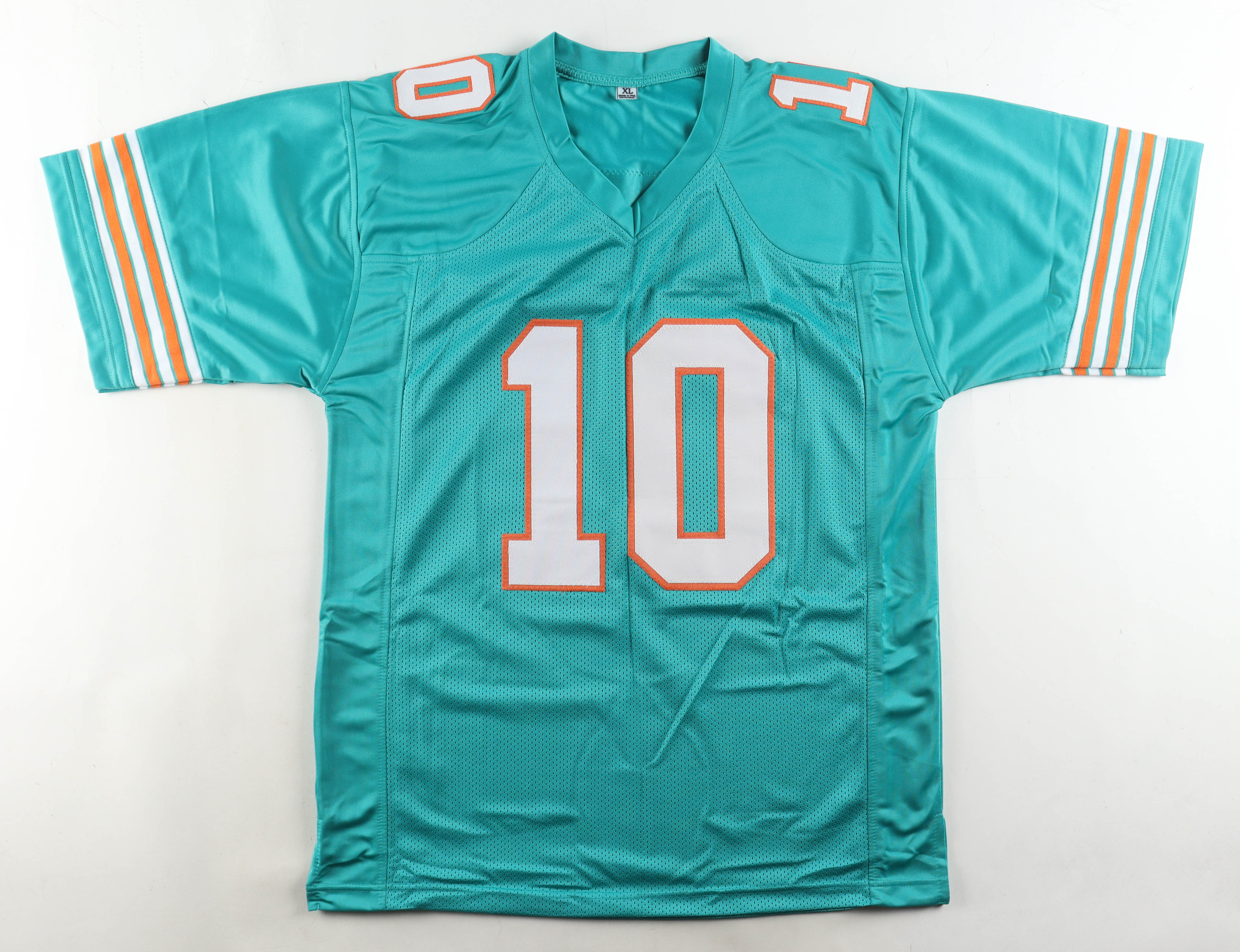 Tyreek Hill Signed Jersey (Beckett) at PristineAuction.com Tyreek Hill Signed Jersey (Beckett) at PristineAuction.com