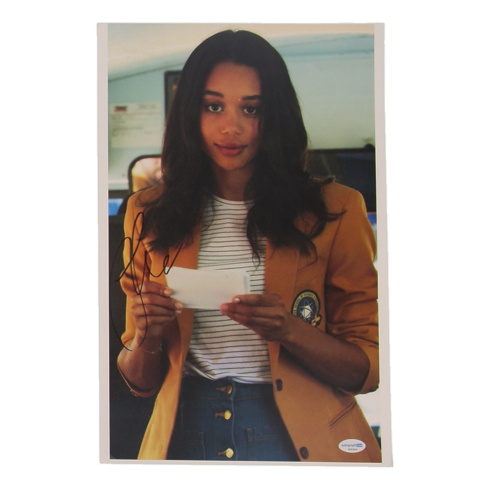 Laura Harrier Signed "Spider-Man: Homecoming" 11x17 Photo (ACOA) at PristineAuction.com Laura Harrier Signed "Spider-Man: Homecoming" 11x17 Photo (ACOA) at PristineAuction.com