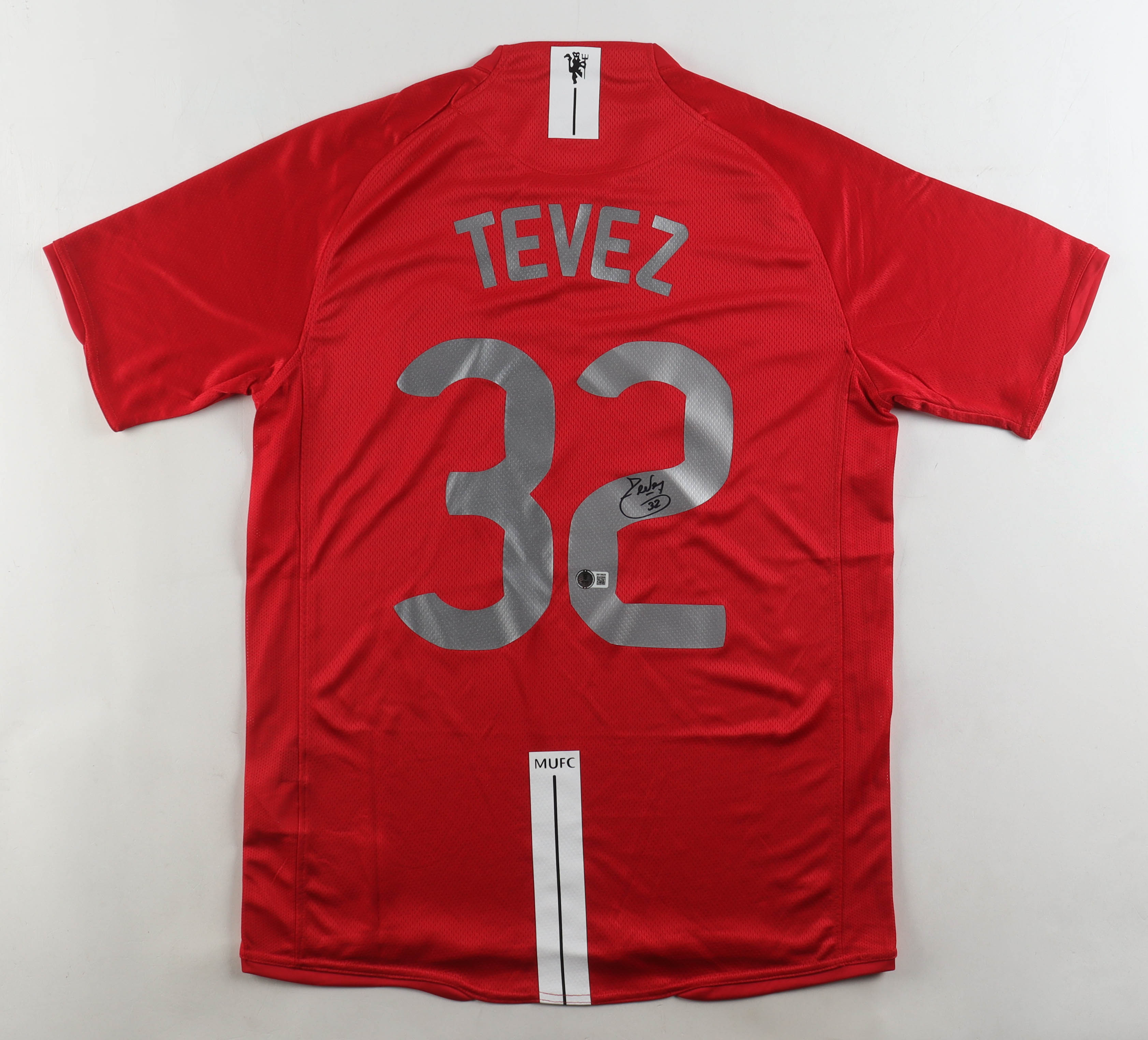 Carlos Tevez Signed Manchester City F.C. Nike Authentic Jersey (Beckett) at PristineAuction.com Carlos Tevez Signed Manchester City F.C. Nike Authentic Jersey (Beckett) at PristineAuction.com