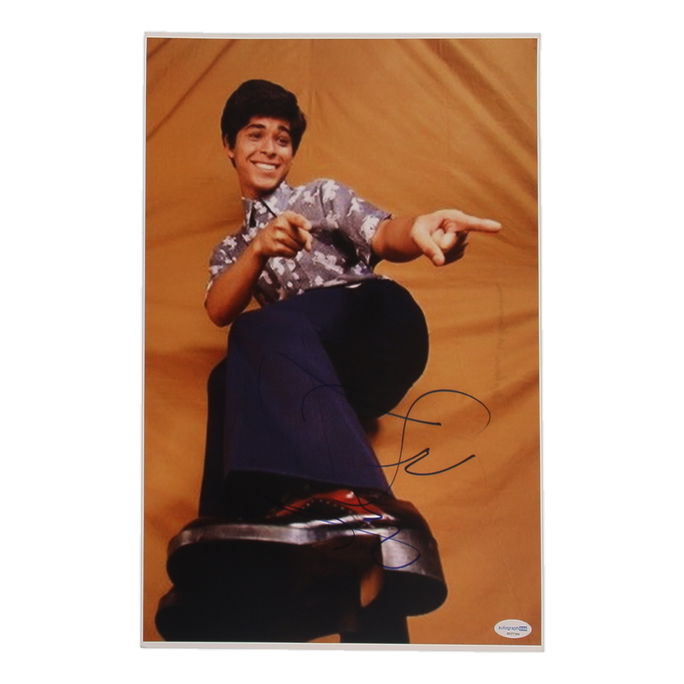 Wilmer Valderrama Signed "That '70s Show" 11x17 Photo (ACOA) at PristineAuction.com Wilmer Valderrama Signed "That '70s Show" 11x17 Photo (ACOA) at PristineAuction.com