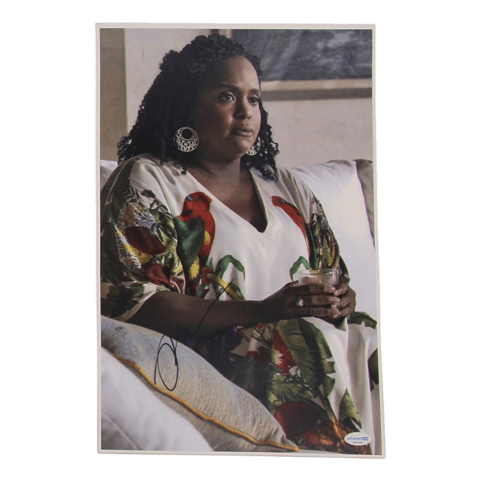 Natasha Rothwell Signed "The White Lotus" 11x17 Photo (ACOA) at PristineAuction.com Natasha Rothwell Signed "The White Lotus" 11x17 Photo (ACOA) at PristineAuction.com