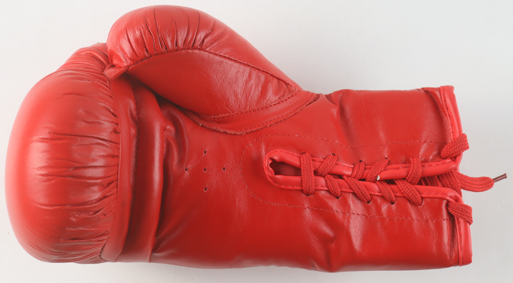 Florian Munteanu Signed Everlast Boxing Glove (Beckett) at PristineAuction.com Florian Munteanu Signed Everlast Boxing Glove (Beckett) at PristineAuction.com