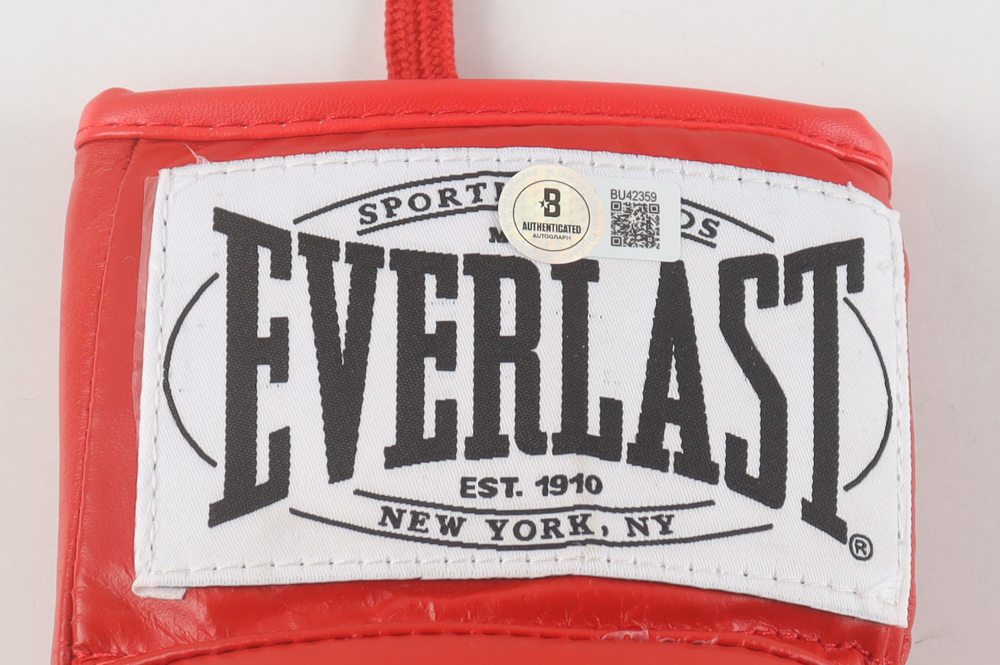 Florian Munteanu Signed Everlast Boxing Glove (Beckett) at PristineAuction.com Florian Munteanu Signed Everlast Boxing Glove (Beckett) at PristineAuction.com