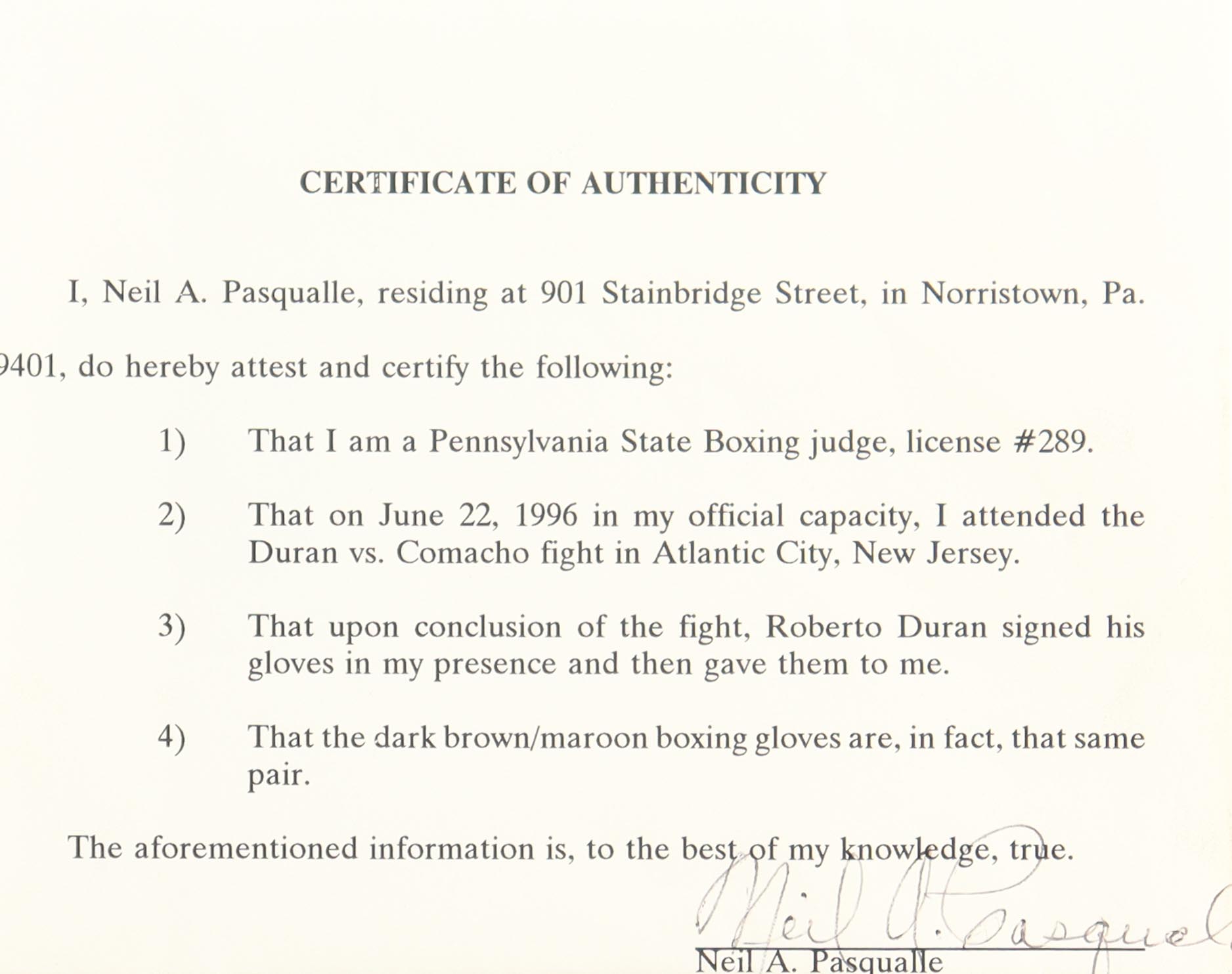 Roberto Duran Signed Pair of Vintage Everlast Boxing Gloves (Beckett) at PristineAuction.com Roberto Duran Signed Pair of Vintage Everlast Boxing Gloves (Beckett) at PristineAuction.com
