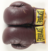 Roberto Duran Signed Pair of Vintage Everlast Boxing Gloves (Beckett) at PristineAuction.com