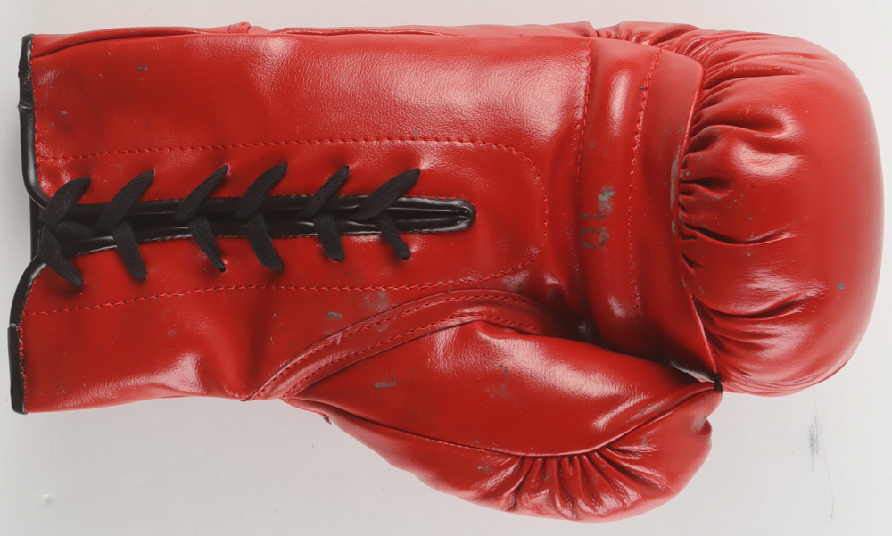 Muhammad Ali Signed Everlast Boxing Glove (OA) at PristineAuction.com Muhammad Ali Signed Everlast Boxing Glove (OA) at PristineAuction.com