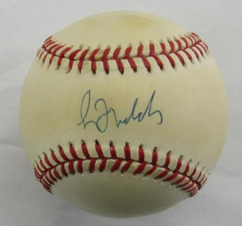 Greg Maddux Signed ONL Baseball (JSA) at PristineAuction.com Greg Maddux Signed ONL Baseball (JSA) at PristineAuction.com