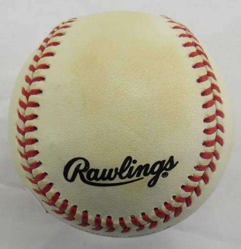 Greg Maddux Signed ONL Baseball (JSA) at PristineAuction.com Greg Maddux Signed ONL Baseball (JSA) at PristineAuction.com