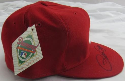 Pete Rose Signed Reds Hat (Beckett) at PristineAuction.com Pete Rose Signed Reds Hat (Beckett) at PristineAuction.com