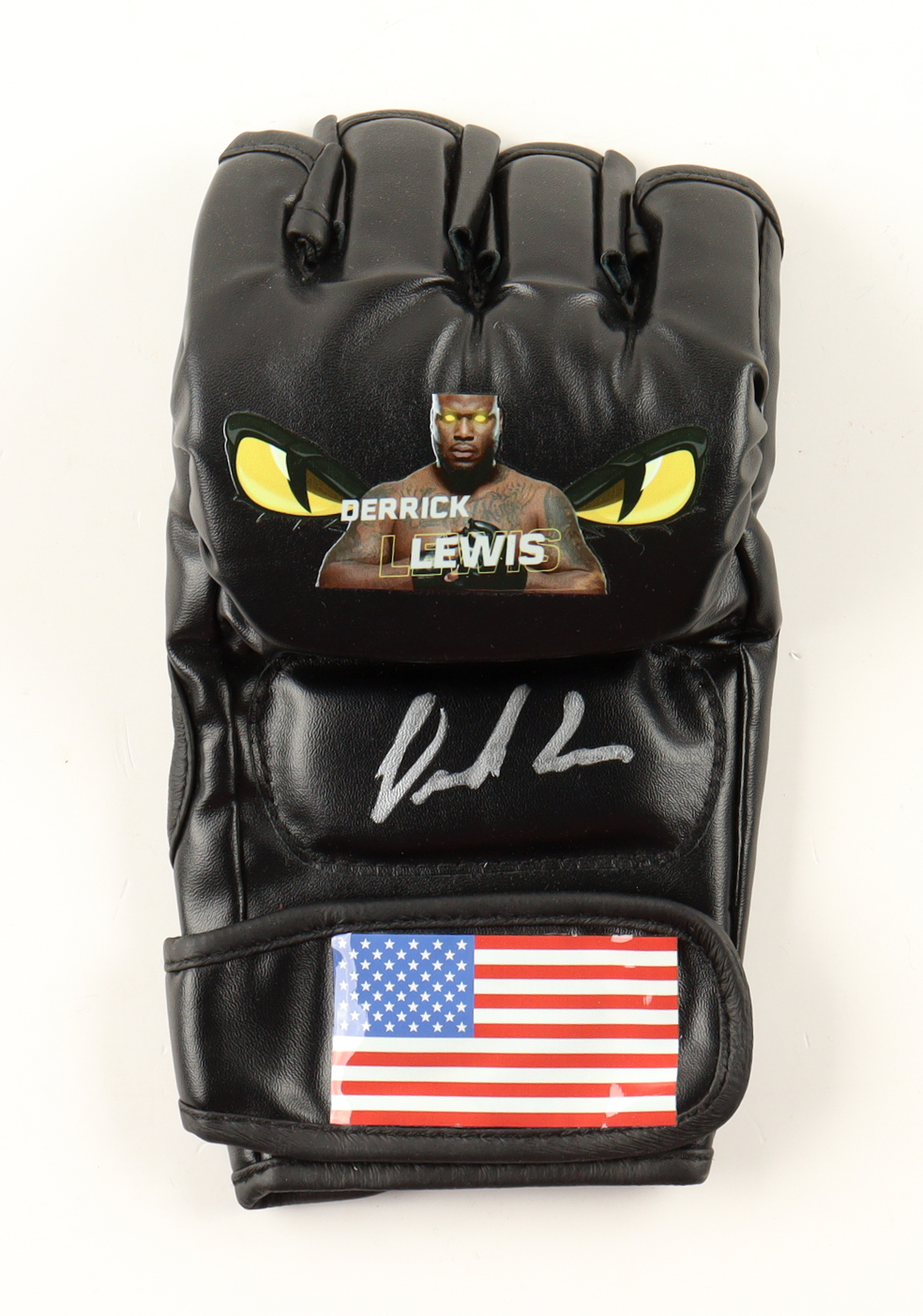 Derrick Lewis Signed Custom Glove (Beckett) at PristineAuction.com Derrick Lewis Signed Custom Glove (Beckett) at PristineAuction.com