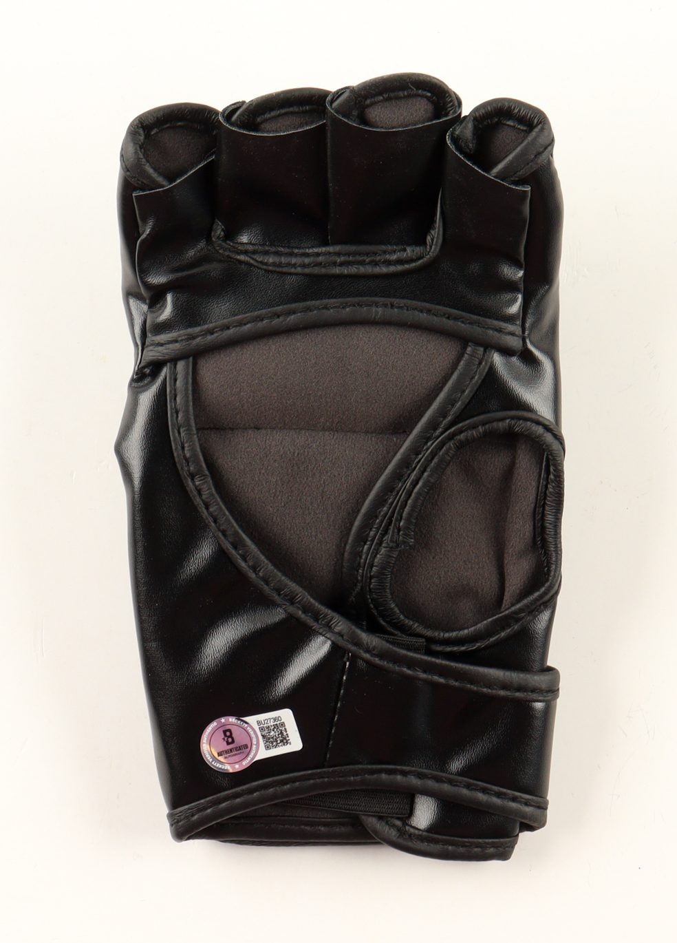 Derrick Lewis Signed Custom Glove (Beckett) at PristineAuction.com Derrick Lewis Signed Custom Glove (Beckett) at PristineAuction.com