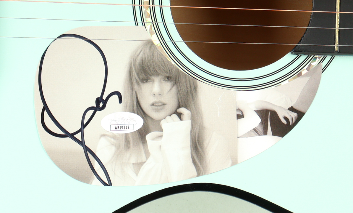 Taylor Swift Signed 39" Acoustic Guitar (JSA) at PristineAuction.com Taylor Swift Signed 39" Acoustic Guitar (JSA) at PristineAuction.com