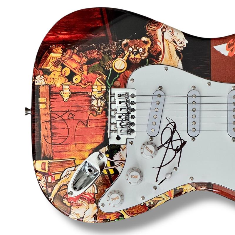Steven Tyler & Joe Perry Signed "Aerosmith" Custom Stratocaster Guitar (JSA) at PristineAuction.com Steven Tyler & Joe Perry Signed "Aerosmith" Custom Stratocaster Guitar (JSA) at PristineAuction.com