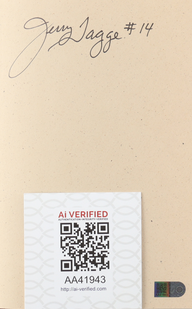 Jerry Tagge Signed "Devaney: A Dynasty Remembered" Hardcover Book (AIV) at PristineAuction.com Jerry Tagge Signed "Devaney: A Dynasty Remembered" Hardcover Book (AIV) at PristineAuction.com