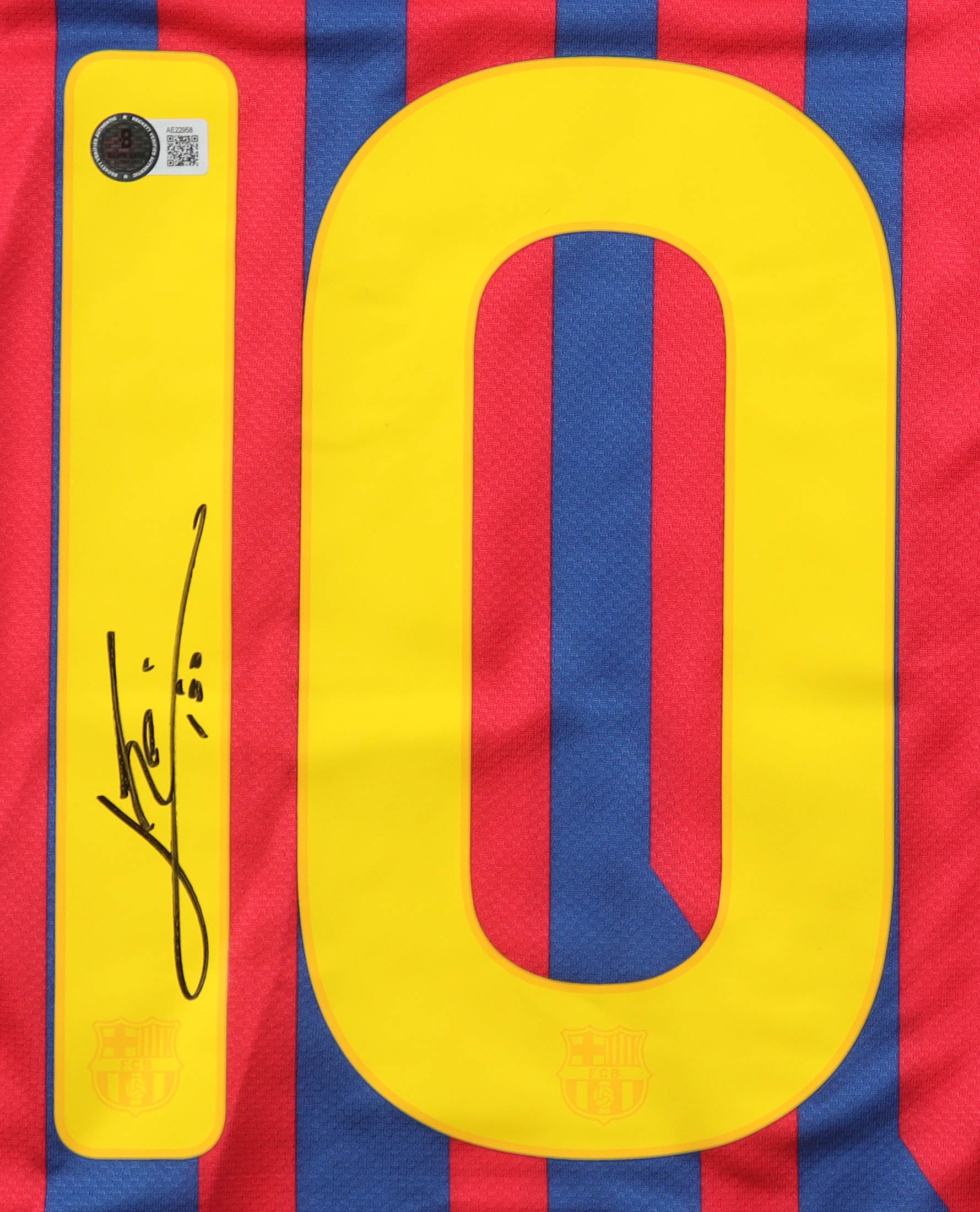 Lionel Messi Signed FC Barcelona Nike Authentic Jersey Inscribed "Leo" (Beckett) at PristineAuction.com Lionel Messi Signed FC Barcelona Nike Authentic Jersey Inscribed "Leo" (Beckett) at PristineAuction.com