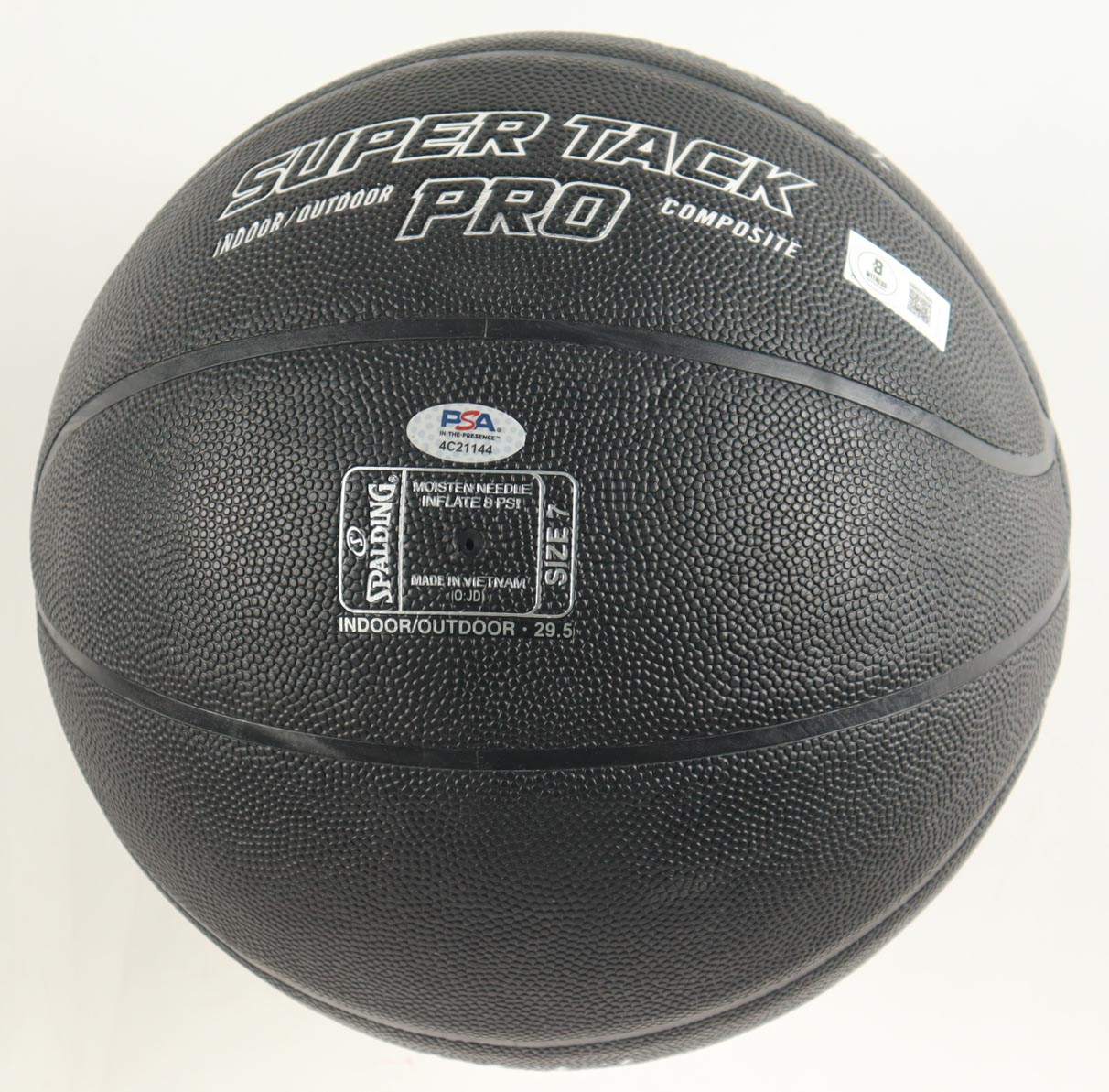 Magic Johnson & Larry Bird Signed NBA Black Edition Basketball with Display Case (PSA & Beckett) at PristineAuction.com Magic Johnson & Larry Bird Signed NBA Black Edition Basketball with Display Case (PSA & Beckett) at PristineAuction.com
