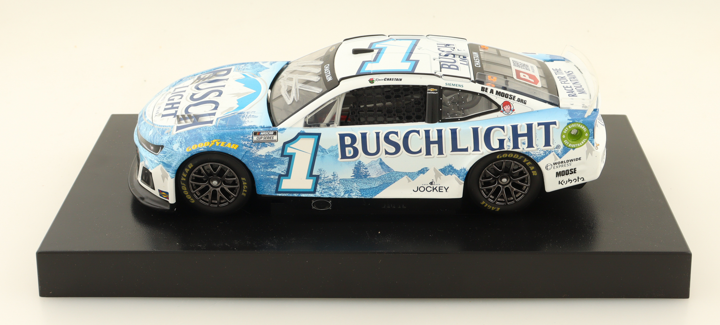 Ross Chastain Signed 2024 #1 Busch Light Chevrolet Camaro ZL1 | 1:24 Diecast Car (PA) at PristineAuction.com Ross Chastain Signed 2024 #1 Busch Light Chevrolet Camaro ZL1 | 1:24 Diecast Car (PA) at PristineAuction.com