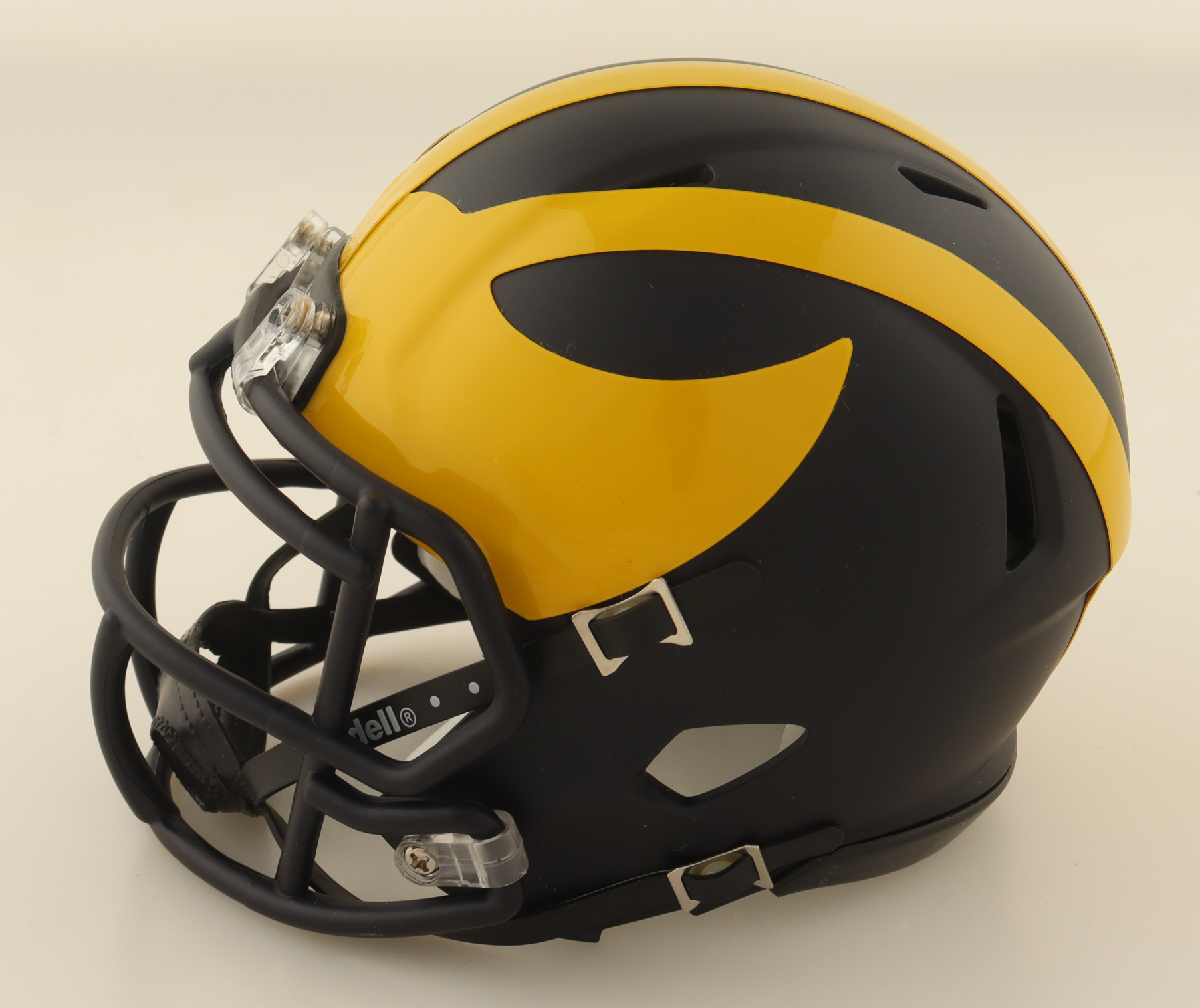 Luke Schoonmaker Signed Michigan Wolverines Speed Mini Helmet (Beckett) at PristineAuction.com Luke Schoonmaker Signed Michigan Wolverines Speed Mini Helmet (Beckett) at PristineAuction.com