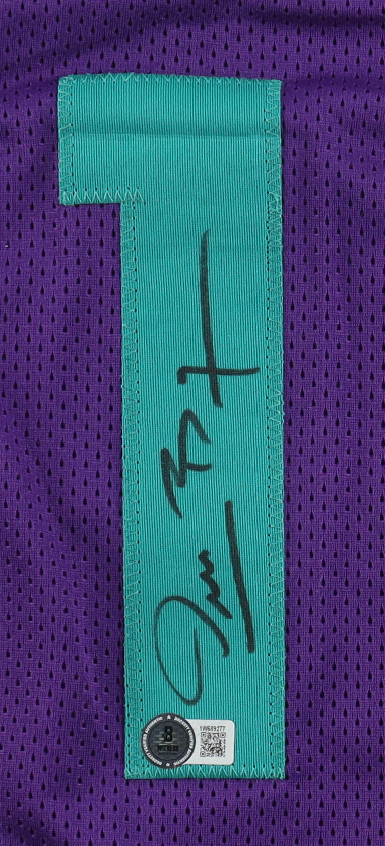 Muggsy Bogues Signed Jersey (Beckett) at PristineAuction.com Muggsy Bogues Signed Jersey (Beckett) at PristineAuction.com