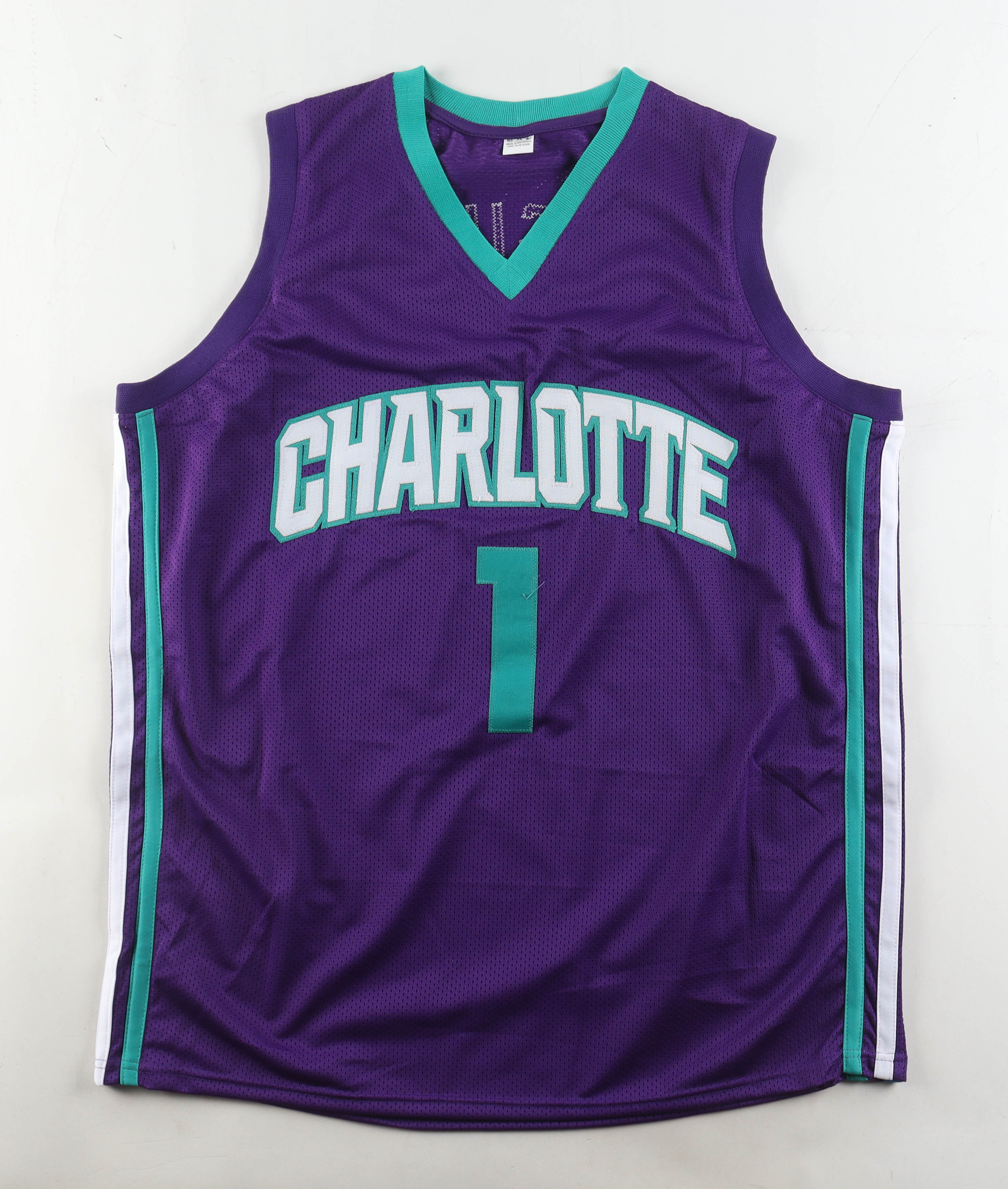 Muggsy Bogues Signed Jersey (Beckett) at PristineAuction.com Muggsy Bogues Signed Jersey (Beckett) at PristineAuction.com