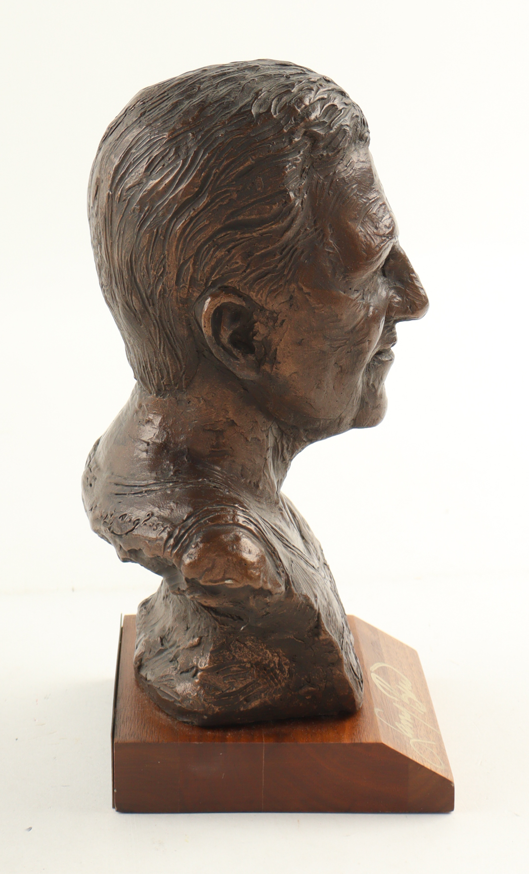 Larry Bird Signed LE Bronze Bust (PSA) at PristineAuction.com Larry Bird Signed LE Bronze Bust (PSA) at PristineAuction.com