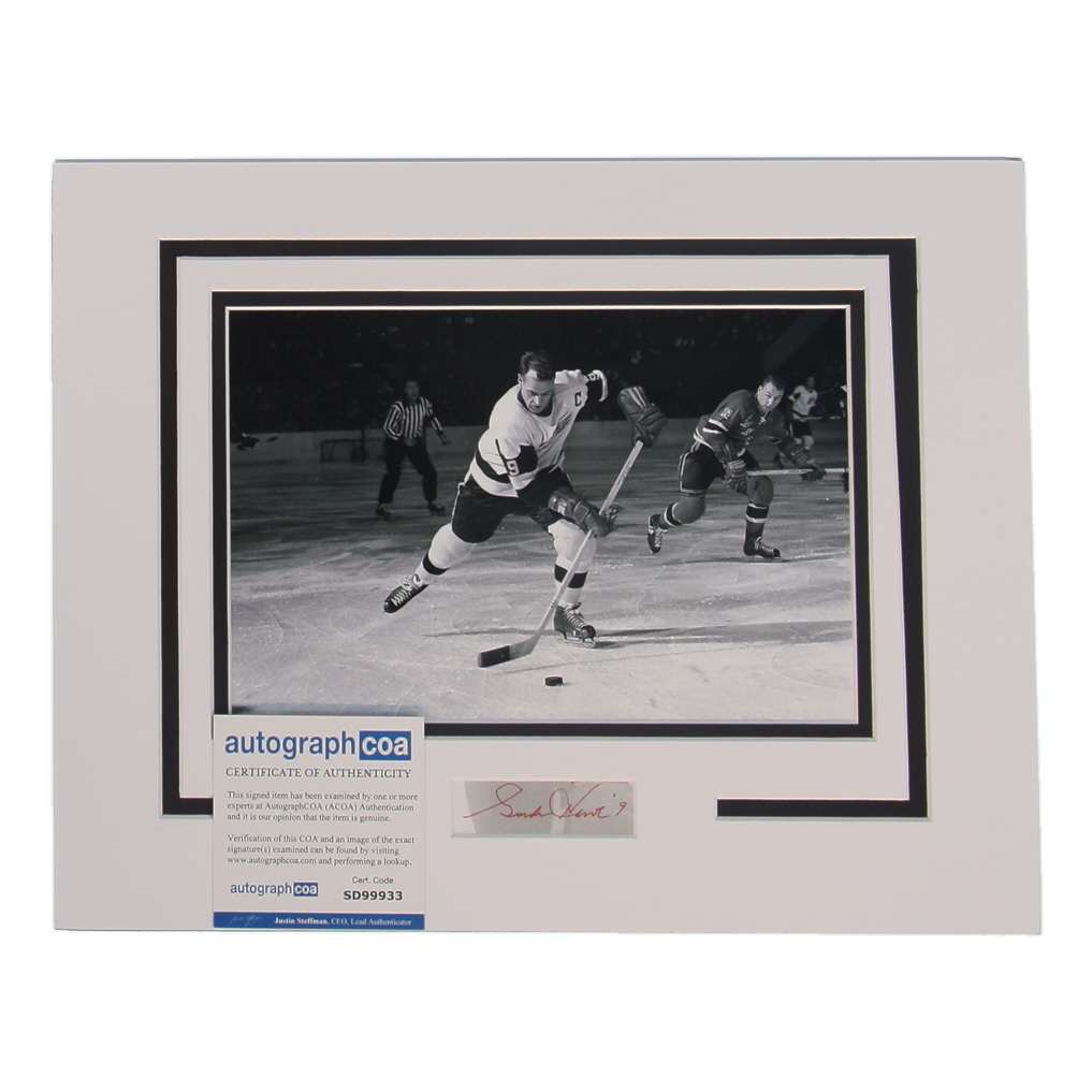 Gordie Howe Signed Red Wings Custom Matted Cut Display (AutographCOA) at PristineAuction.com Gordie Howe Signed Red Wings Custom Matted Cut Display (AutographCOA) at PristineAuction.com