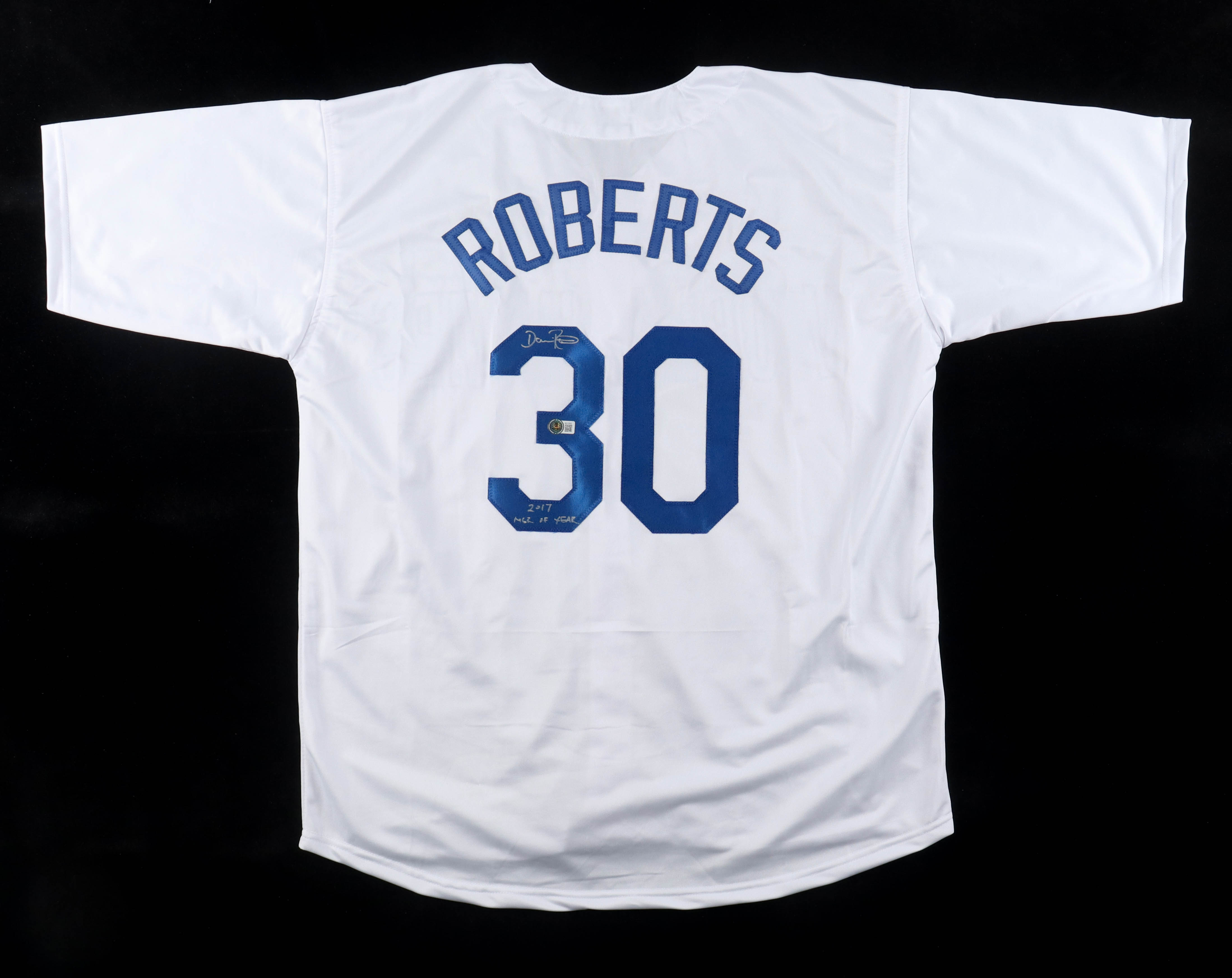 Dave Roberts Signed Jersey Inscribed "2017 MGR of Year" (Beckett) at PristineAuction.com Dave Roberts Signed Jersey Inscribed "2017 MGR of Year" (Beckett) at PristineAuction.com