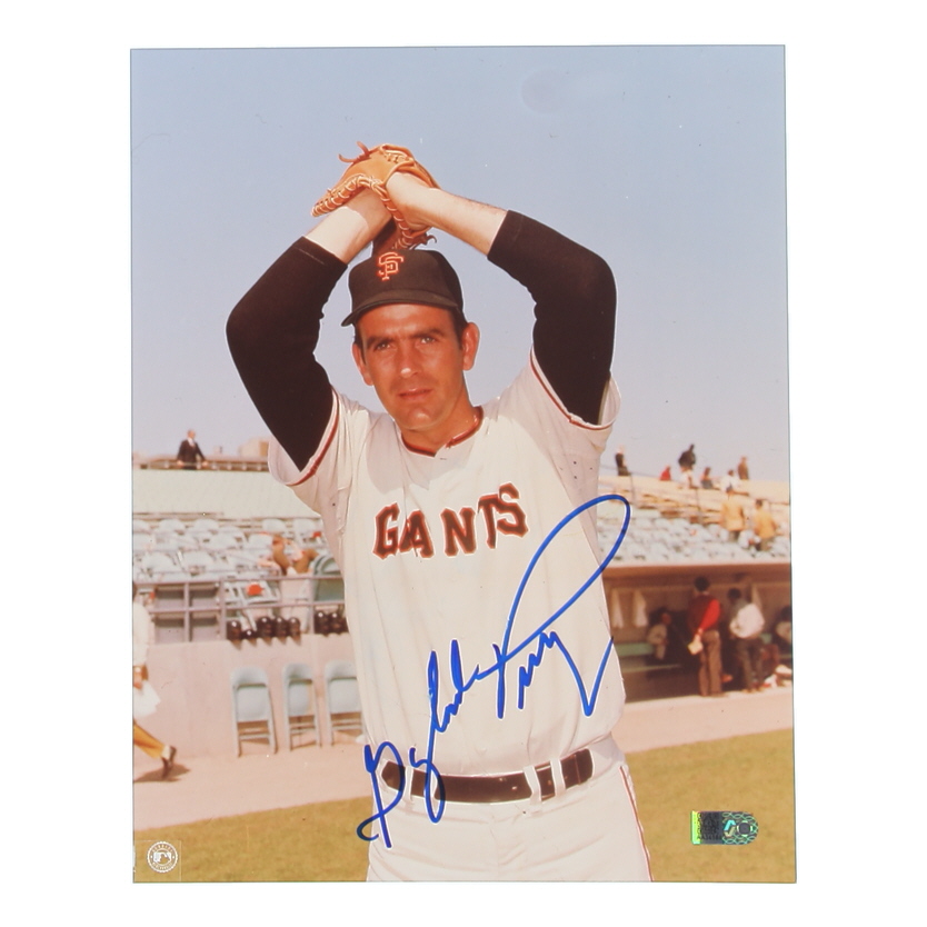 Gaylord Perry Signed Giants 8x10 Photo (AIV) at PristineAuction.com Gaylord Perry Signed Giants 8x10 Photo (AIV) at PristineAuction.com